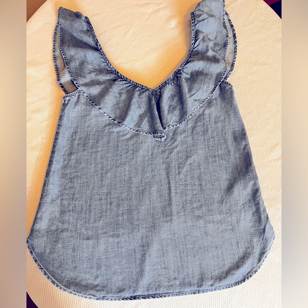 Gap Blue Chambray top.  EC. size XXXS